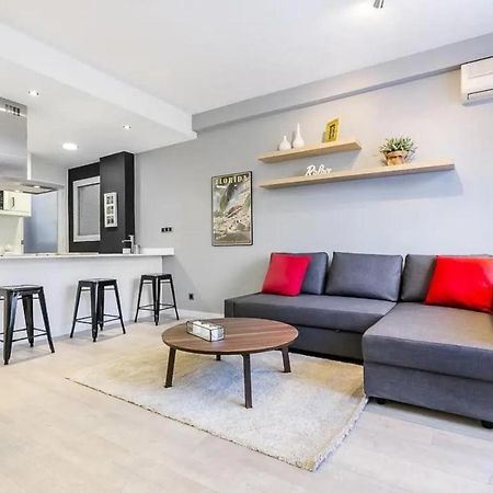 51Sam1021 - Modern Apartment Near Montjuic Barcellona Esterno foto